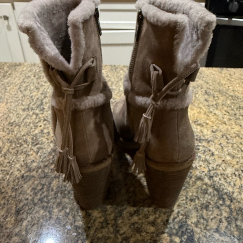 Women's Frye Jen shearling Suede Ankle Boots with Faux Fur Trim - Picture 6 of 11
